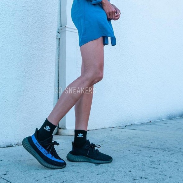 Унисекс кроссовки Adidas Yeezy Boost 350 V2 Core Black Dazzling Blue